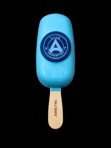 Paleta de helado Arkyn con el logo de Club Argentino
